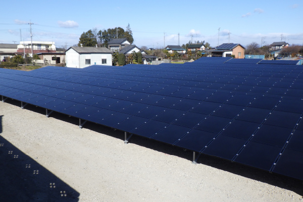 株式会社KAWAKOUの太陽光発電パネル架台設置施工（野立て設置）