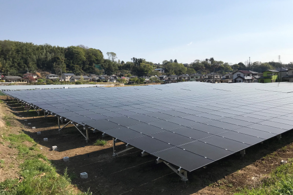 株式会社KAWAKOUの太陽光発電パネル架台設置施工（野立て設置）